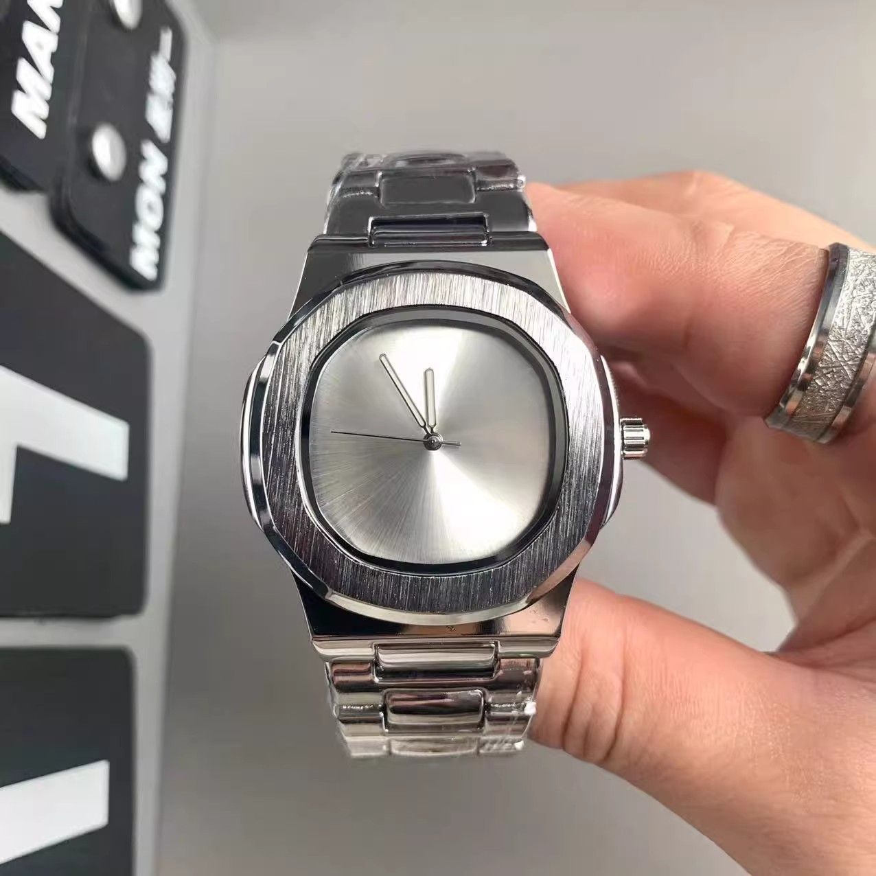 Montre à quartz pour homme ave - Luxury Quartz Watch Brands avis et prix
